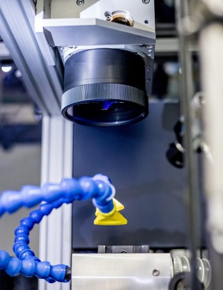 激光加工設(shè)備 激光加工設(shè)備