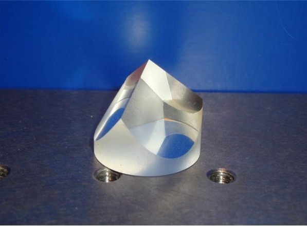 什么是角錐棱鏡?它有哪些光學作用? 什么是角錐棱鏡?它有哪些光學作用?